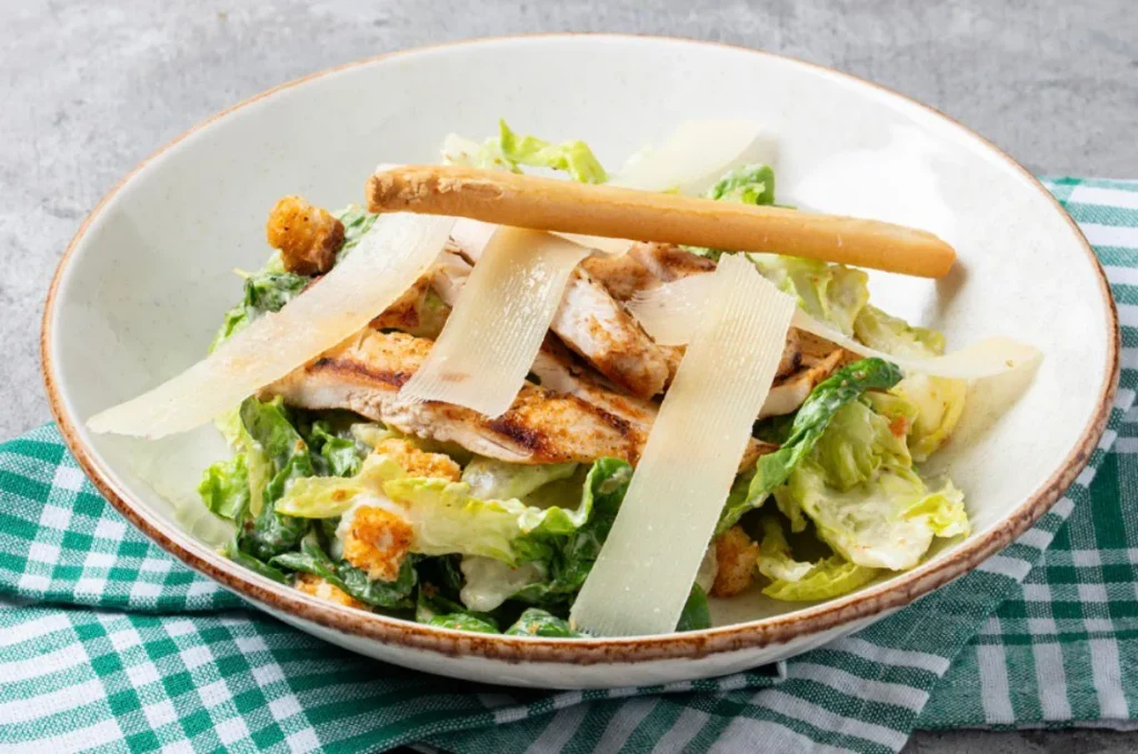 Tavuklu Sezar Salata